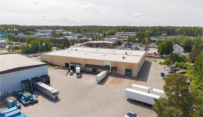 Skyttbrinksvägen 11, Kompassvägen 13