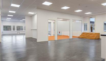 Bild från entrén mot köks och kontorsytor Storsätragränd 5